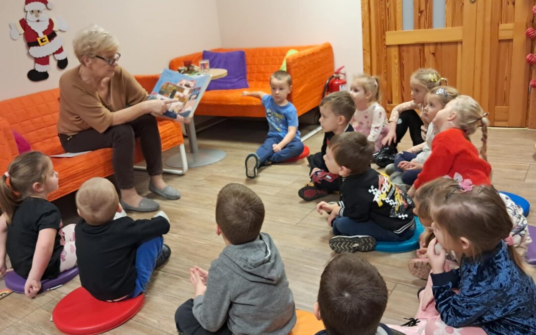 Mikołajkowe zajęcia biblioteczne