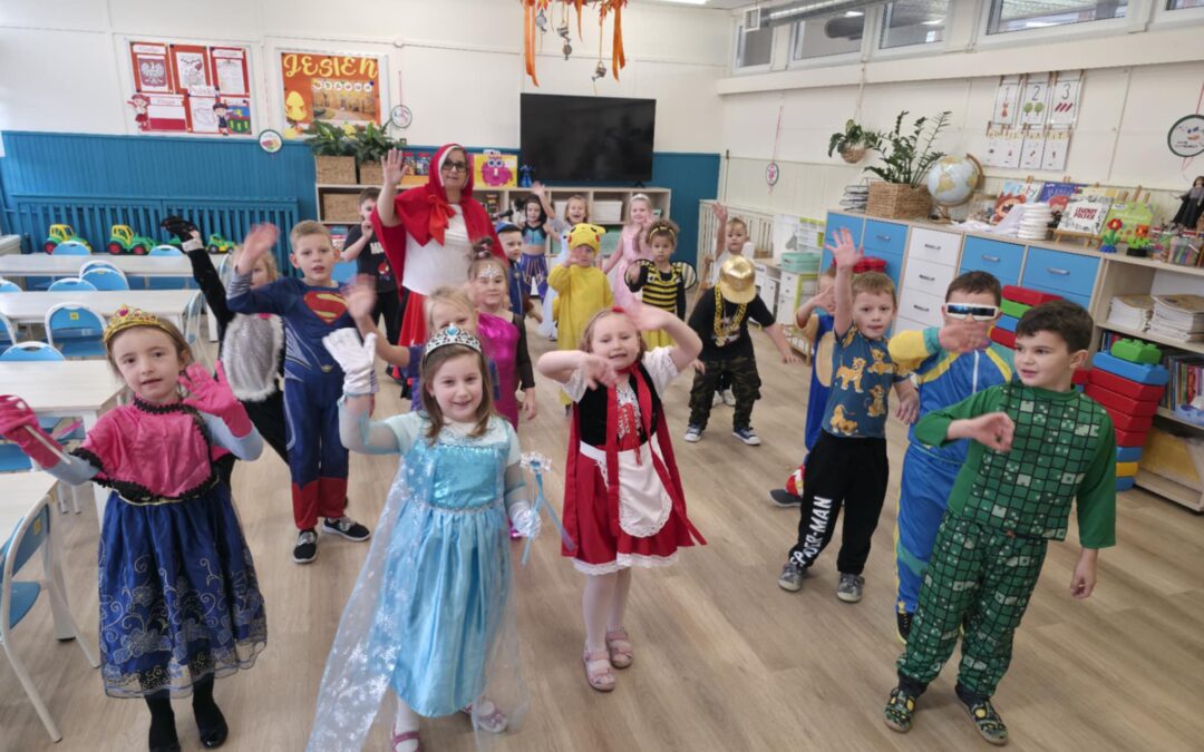 Dzień Postaci z Bajek w rytmie disco.