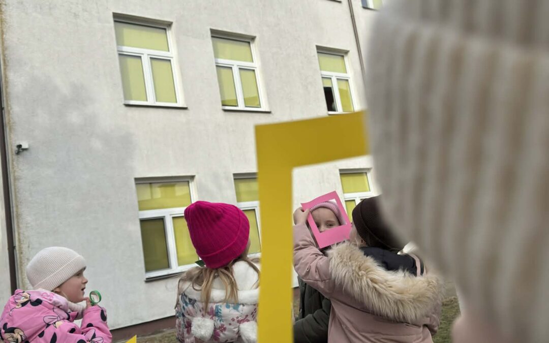 Zajęcia outdoor- zimowa paleta odkrywców.