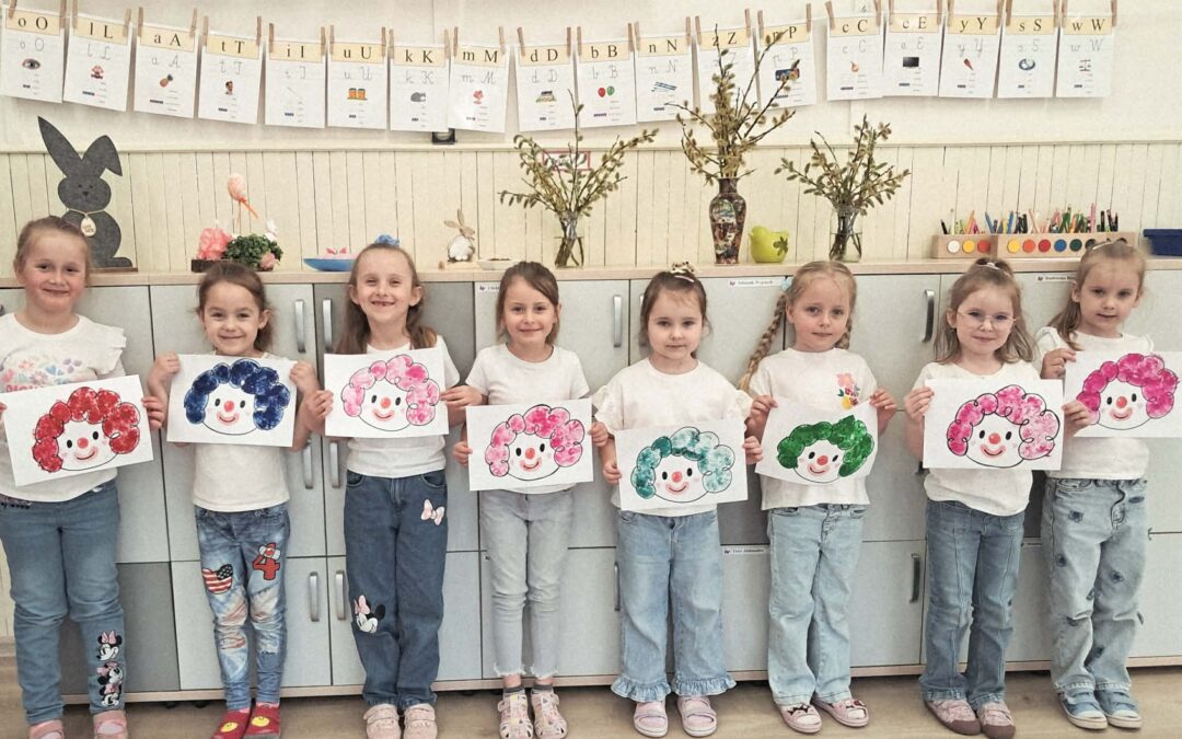 Zajęcia sensoryczne- stemplowanie 🤡