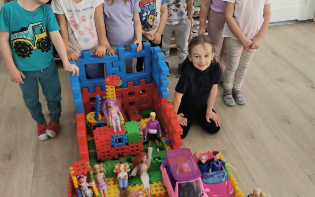 Poznajemy różne zawody w oparciu o postać lalki Barbie 🩺🔧🥼