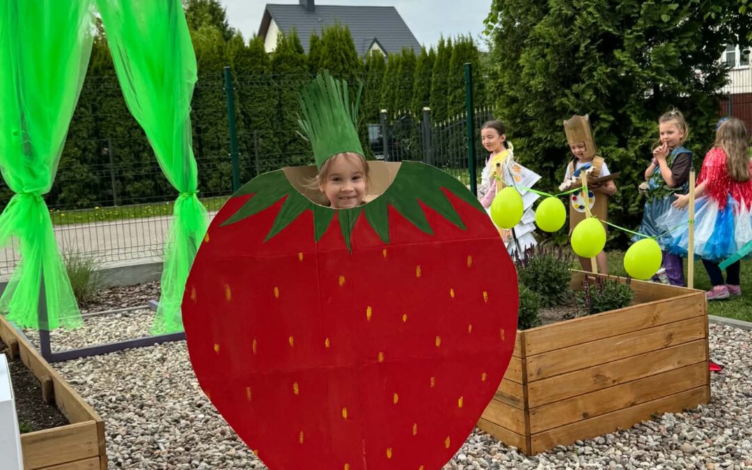 Eko Pokaz Mody realizowany w ramach ogólnopolskiego projektu edukacyjnego „Jestem małym przyjacielem przyrody” 🍀🌱♻️